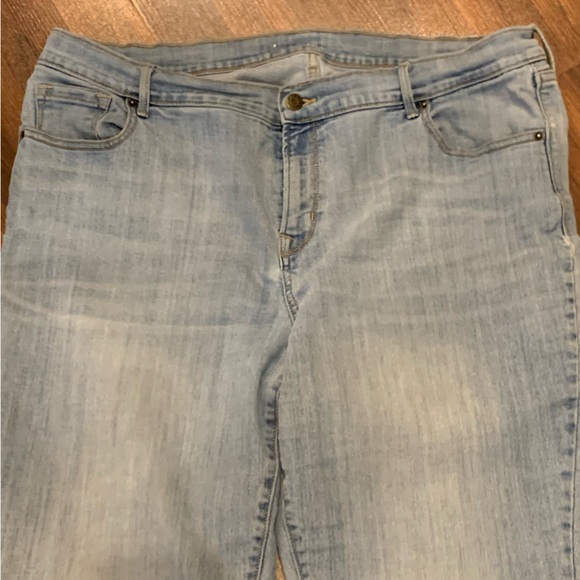 OLD NAVY Jeans Light Wash Raw Hem Size 16 Straight Leg Pockets - Picture 2 of 8